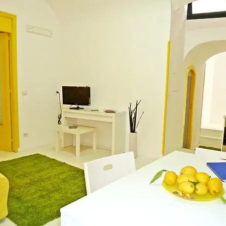Apartament Sciu Sciu House *